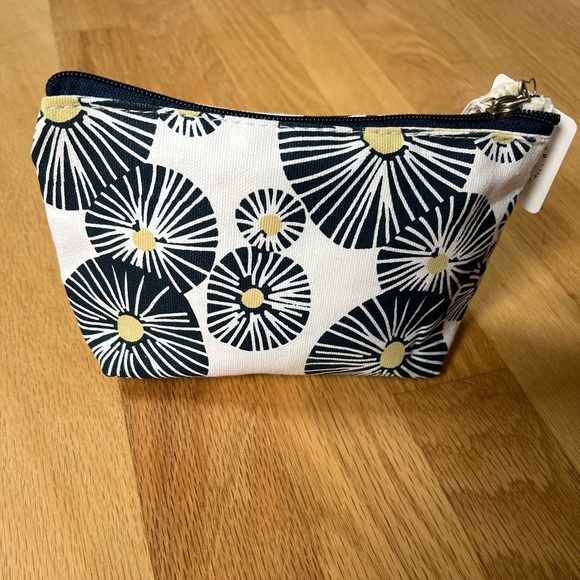 NWT Rock Flower Paper Small Pouch - Picture 2 of 5